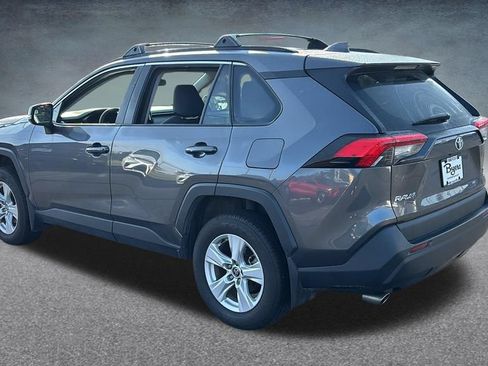 Used 2021 Toyota RAV4 XLE AWD/4WD image 4