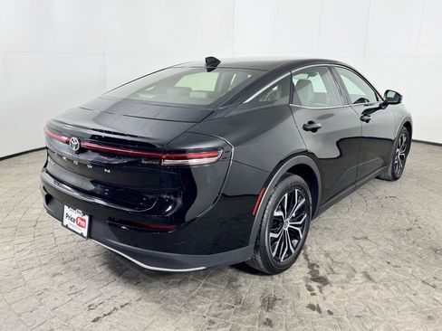 Used 2025 Toyota Crown image 6