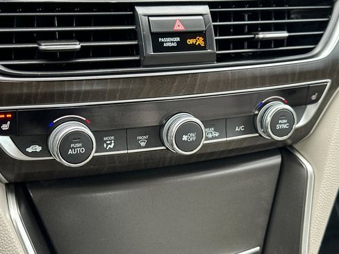 Used 2019 Honda Accord EX image 26