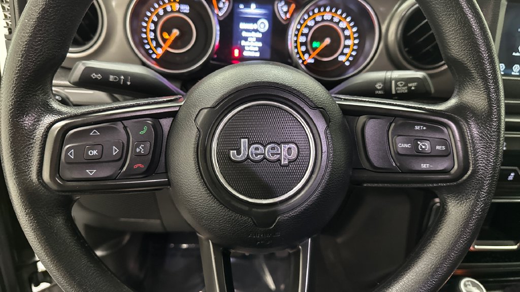 Used 2022 Jeep Gladiator Sport AWD/4WD image 15