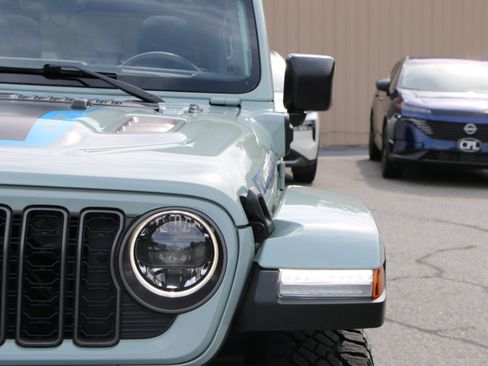 Used 2024 Jeep Wrangler Unlimited Rubicon 4xe AWD/4WD image 11