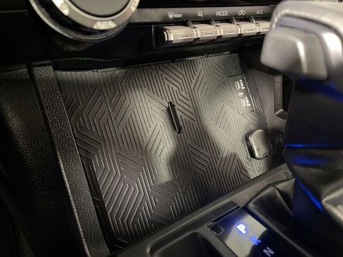 Certified 2025 Toyota Tacoma TRD Off-Road image 30