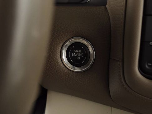 Used 2021 GMC Yukon Denali w/ Denali Premium Package image 25