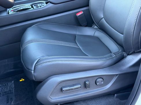 New 2025 Honda Pilot Touring image 16