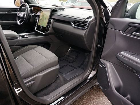 Used 2025 GMC Acadia Elevation image 30