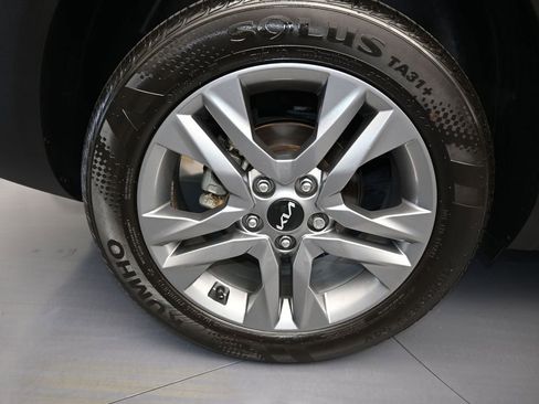 Used 2023 Kia Seltos S image 34