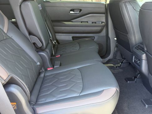 New 2026 Nissan Frontier SV AWD/4WD image 13