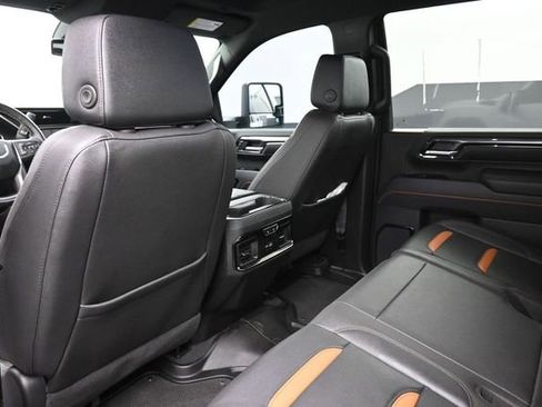 Used 2025 GMC Sierra 2500 AT4 AWD/4WD image 17