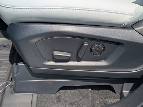 New 2026 Ford Explorer Platinum image 13