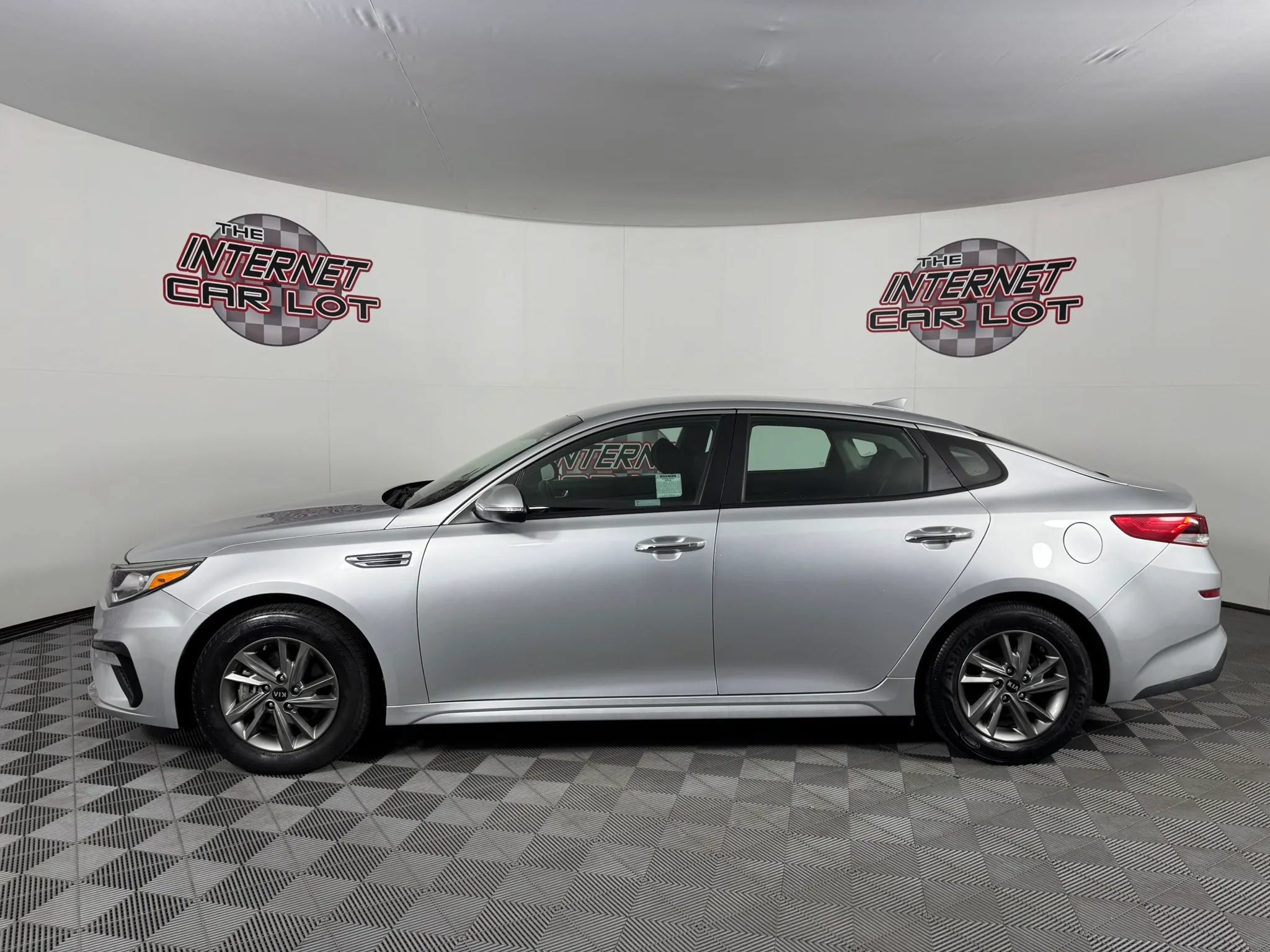 Used 2019 Kia Optima LX FWD image 4