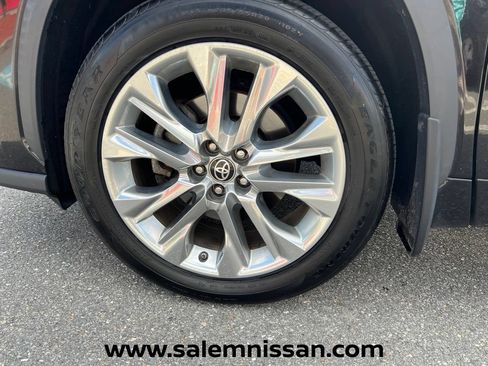 Used 2020 Toyota Highlander Limited AWD/4WD image 30