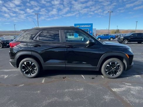 Certified 2022 Chevrolet TrailBlazer LT w/ Driver Confidence Package image 9