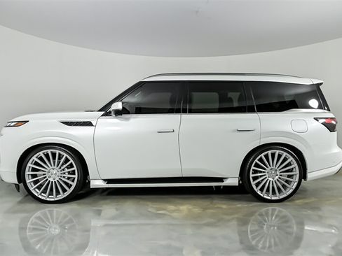 Used 2025 INFINITI QX80 Sensory AWD/4WD image 6