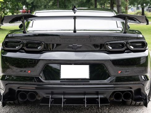 Used 2019 Chevrolet Camaro ZL1 RWD image 7