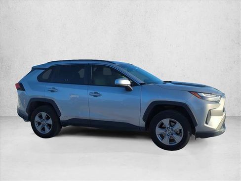 Certified 2022 Toyota RAV4 XLE AWD/4WD image 4