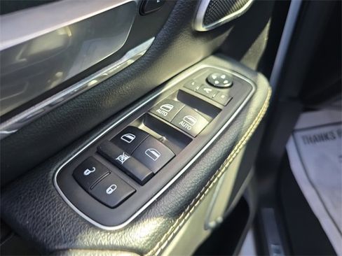 Used 2021 RAM 1500 Laramie image 18