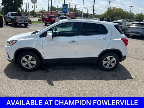 Used 2020 Chevrolet Trax LT w/ LT Convenience Package AWD/4WD image 6