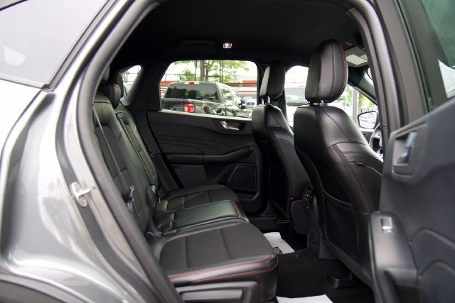 Used 2025 Ford Escape ST-Line Select AWD/4WD image 27