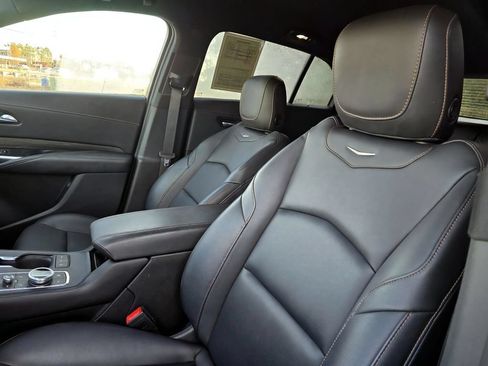 Used 2021 Cadillac XT4 Sport w/ Driver Awareness Package FWD image 18