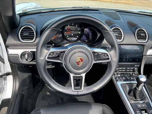 Certified 2024 Porsche 718 Boxster RWD image 15