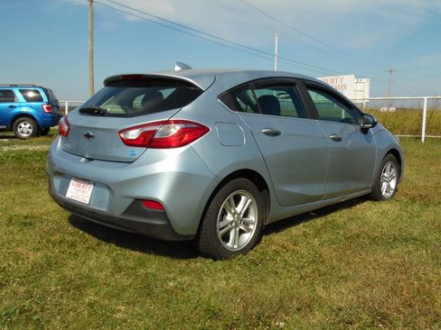 Used 2018 Chevrolet Cruze LT w/ Leather Package image 2