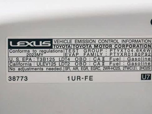 Used 2023 Lexus GX 460 Premium w/ Accessory Package image 30