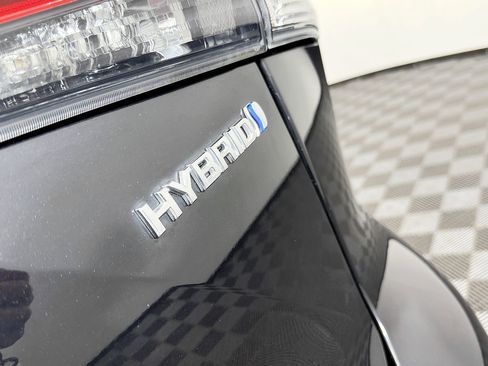 Used 2021 Toyota Highlander XLE image 12