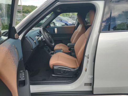 Used 2025 MINI Cooper Countryman SE w/ Comfort Package Max image 12