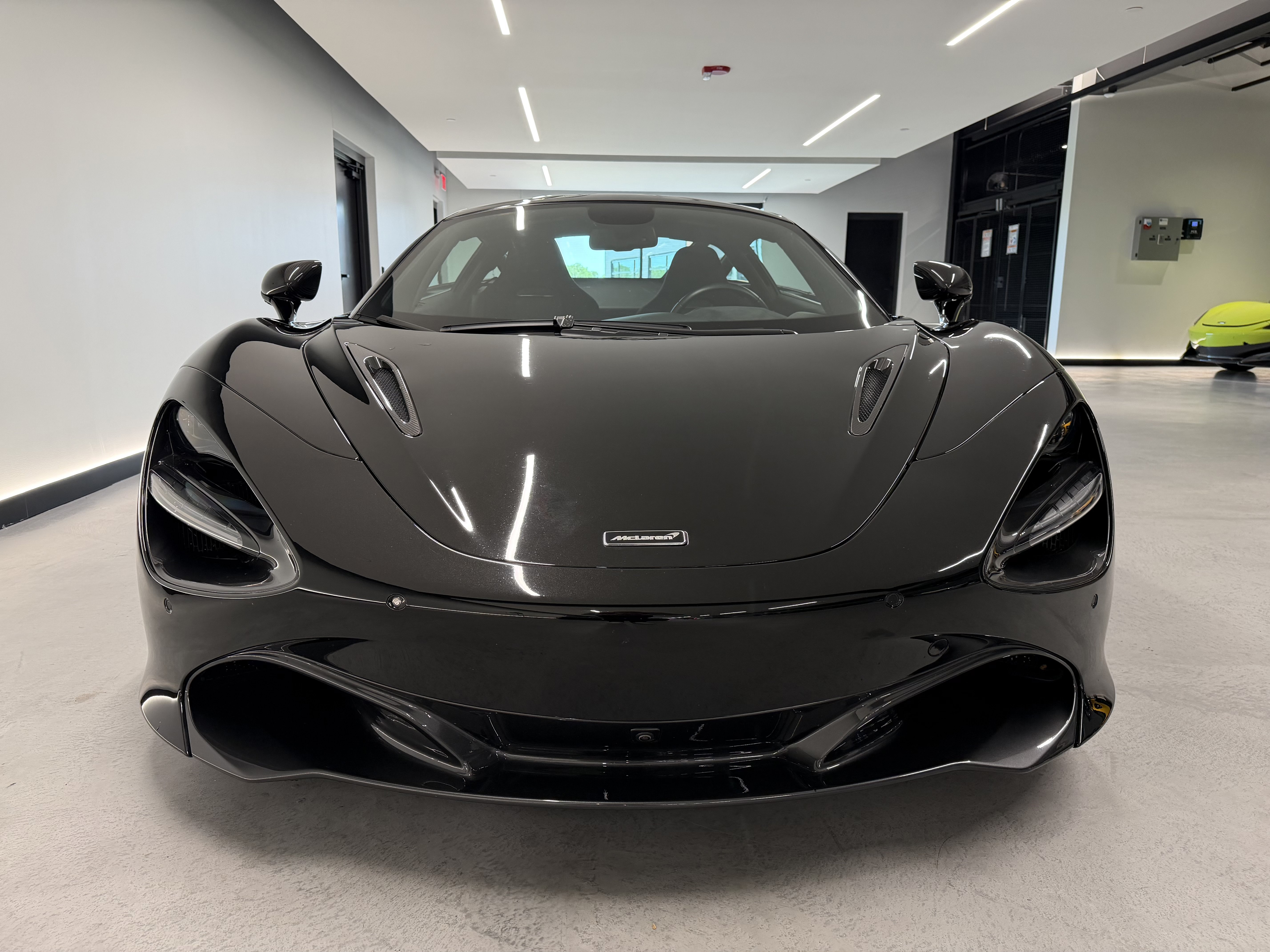 Used 2020 McLaren 720S Performance RWD image 8