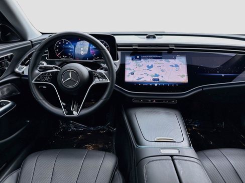 Used 2024 Mercedes-Benz E 350 4MATIC Sedan image 22