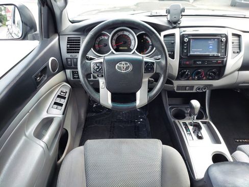 Used 2014 Toyota Tacoma PreRunner w/ TRD Sport Package RWD image 10