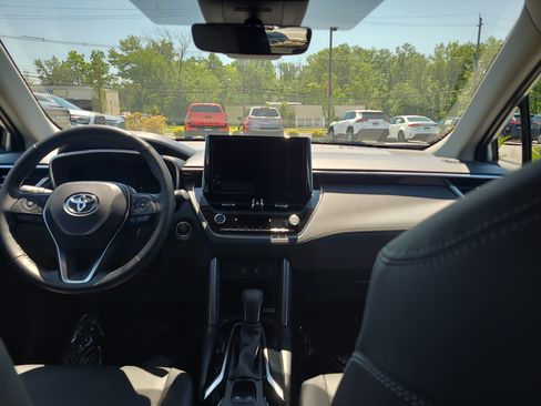 Certified 2023 Toyota Corolla Cross XLE w/ Convenience Package AWD/4WD image 18