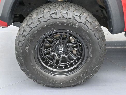 Used 2023 Toyota Tacoma TRD Off-Road AWD/4WD image 33