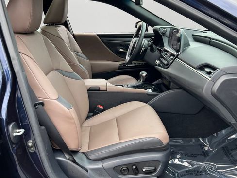 Certified 2023 Lexus ES 350 w/ Premium Package image 7