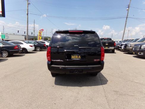 Used 2014 GMC Yukon XL SLT image 8