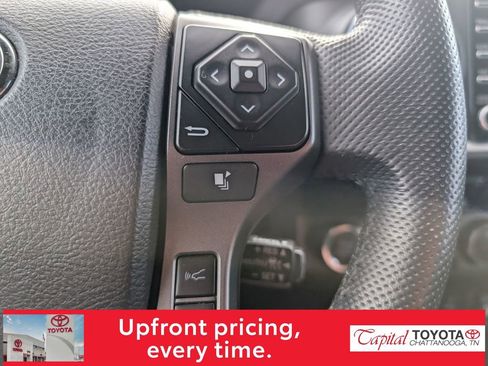 Used 2021 Toyota Tacoma TRD Off-Road w/ TRD Premium Off Road Package AWD/4WD image 18
