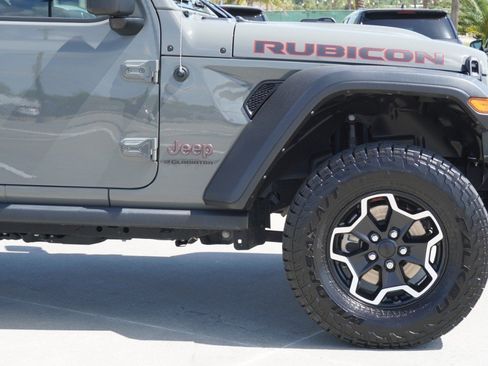 Used 2023 Jeep Gladiator Rubicon w/ Cold Weather Group AWD/4WD image 10