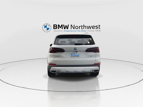 New 2026 BMW X5 xDrive50e w/ Climate Comfort Package AWD/4WD image 13