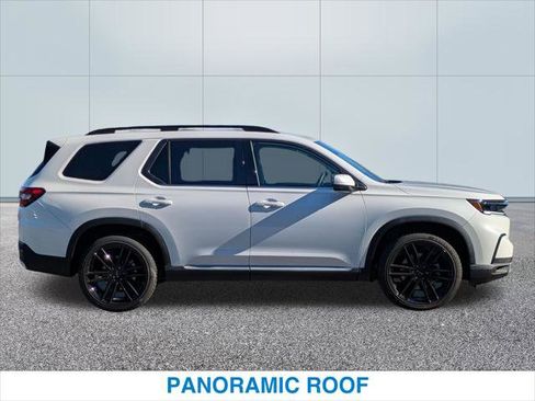 New 2025 Honda Pilot Touring image 6