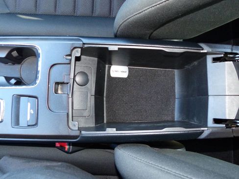 Used 2017 Ford Fusion SE image 47