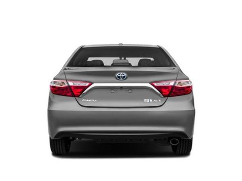 Used 2015 Toyota Camry LE image 5