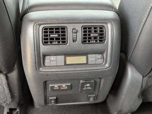 Used 2020 Nissan Pathfinder Platinum AWD/4WD image 17