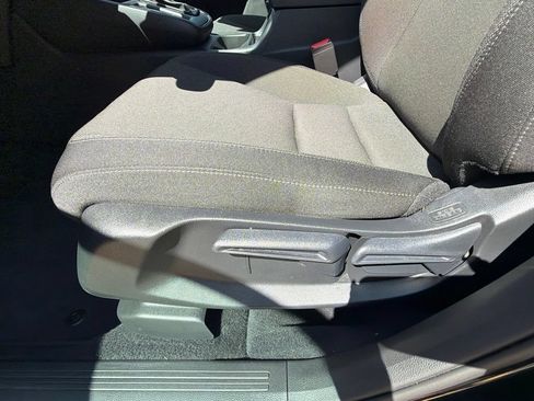 Used 2023 Honda CR-V LX image 12