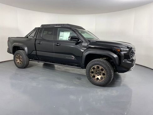 New 2025 Toyota Tacoma Trailhunter image 3