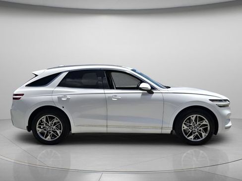 Used 2023 Genesis GV70 2.5T w/ Select Package AWD/4WD image 5