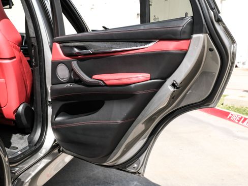 Used 2017 BMW X5 M image 50