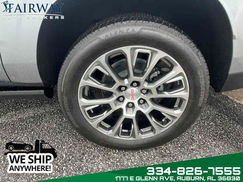 Used 2025 GMC Yukon XL Denali w/ Denali Reserve Package AWD/4WD image 43