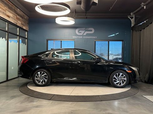 Used 2017 Honda Civic EX image 2