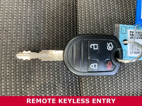 Used 2018 Ford Taurus SEL image 28