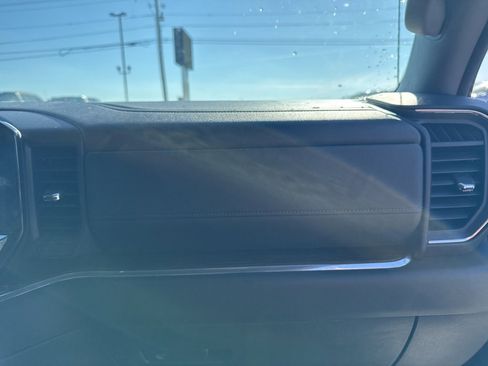 Used 2024 GMC Sierra 1500 SLE image 34